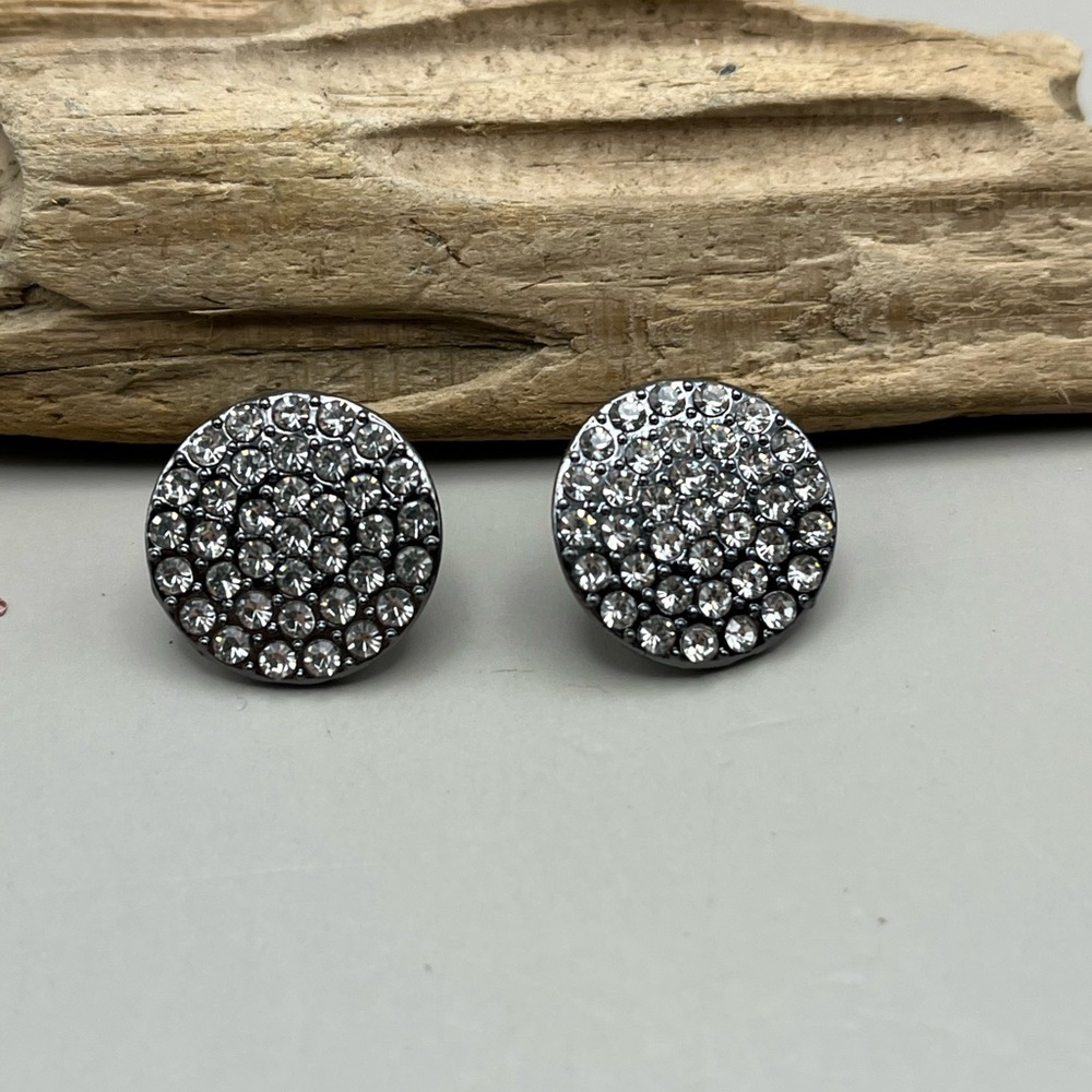 Elegant Silver Crystal Stud Earrings - Picture 1 of 3